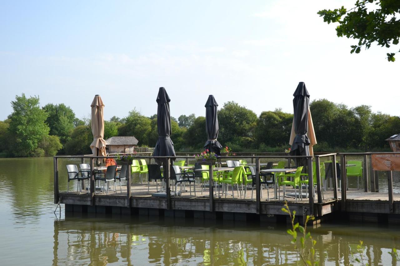 Village Flottant De Pressac ภายนอก รูปภาพ