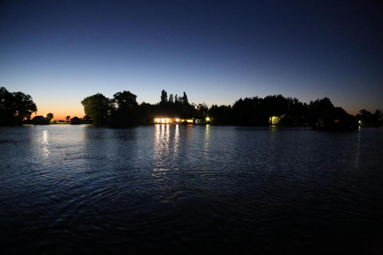 Village Flottant De Pressac ภายนอก รูปภาพ